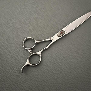 Tijeras de Peluquería Profesionales Jj de 7 Pulgadas, Hoja Estándar de Acero Inoxidable 440C, para Uso con Mano Derecha - Product Image 1