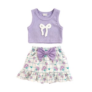Set di vestiti estivi per bambina, top corto a costine, gonna con volant floreale, completo in 2 pezzi per l'uso quotidiano e il gioco all'aperto - Product Image 5