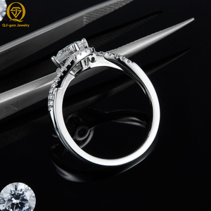 แหวนเพชรหมั้นทองคำขาวสำหรับผู้หญิง QJ-gem ทรงกลมเจียระไนแบบบริลเลียนท์ เพชรเพาะเลี้ยงในห้องปฏิบัติการ สไตล์โรแมนติก - Product Image 3