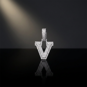 Pendentif lettre en argent sterling 925 plaqué rhodium avec moissanite, serti griffes, style hip-hop, cadeau idéal pour le quotidien - Product Image 1
