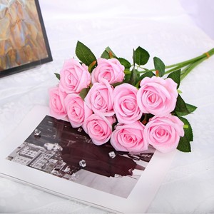 Fleurs artificielles en cascade de roses en velours rouge faites à la main, décoration de mariage très vendue, ornement, cadeau pour la Saint-Valentin - Product Image 3