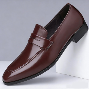 Mocassins en cuir véritable pour hommes, à bout pointu, à enfiler, chaussures de bureau et de carrière, semelle souple en caoutchouc, couleur unie, chaussures habillées pour l'automne - Product Image 1