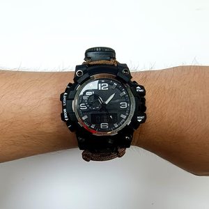 Montre de sport tactique multifonctionnelle 23-en-1 pour l'extérieur, étanche, chronomètre, résistance à l'eau 30 bars, double affichage numérique LED - Product Image 5