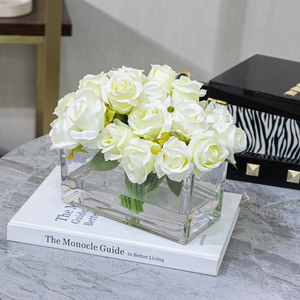 การจัดเรียงดอกกุหลาบประดิษฐ์ด้วยดอกไม้ผ้าไหมและดอกไม้พลาสติกสำหรับตกแต่งบ้าน - Product Image 4