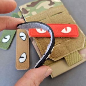 Étiquettes lavables à coudre personnalisées, en relief 2D, colorées, petites, mini, en PVC, en caoutchouc, avec perles magnétiques, pour sacs - Product Image 3