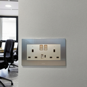 Nhà máy thiết kế mới 250V Twin anh ổ cắm với <span class=keywords><strong>switch</strong></span> & chỉ số & USB Loại A & C PD 18 Wát Chất lượng cao với biểu tượng tùy chỉnh - Product Image 3