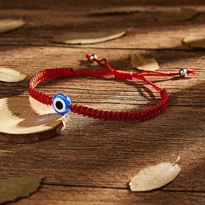 Bracelet ajustable fait main en fil de soie rouge avec breloque main de Fatima et œil <span class=keywords><strong>turc</strong></span> bleu contre le mauvais œil, bijoux pour femme - Product Image 4