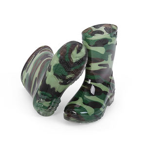 Vente en gros <span class=keywords><strong>de</strong></span> bottes <span class=keywords><strong>de</strong></span> <span class=keywords><strong>pluie</strong></span> camouflage vertes en PVC pour garçons imperméables et antidérapantes pour l'hiver, l'été et l'automne - Product Image 2