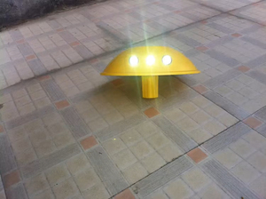 Prix des clous de signalisation routière réfléchissants en plastique ronds pour entrepôt avec clou de fixation - Product Image 3