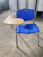 Chaise d'étudiant en plastique au design moderne pour l'entraînement au stade, en salle de classe, pour le collège, populaire en gros pour l'école