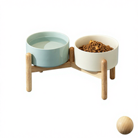 Ensemble de gamelles surélevées en céramique pour chat avec support en bois intégré, protection anti-encrassement du menton et du cou, design élégant et minimaliste, double gamelle pour animaux de compagnie
