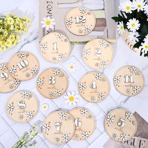 12 pièces en bois écologique bébé carte d'étape mensuelle <span class=keywords><strong>annonce</strong></span> de marguerite double couche pour les accessoires photo de <span class=keywords><strong>grossesse</strong></span> - Product Image 3
