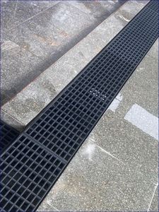Grille moulée en plastique renforcé de fibres de verre (FRP) - Grille extérieure durable, anti-corrosion et résistante à l'eau - Product Image 3