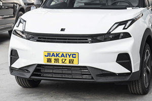 รถยนต์ SUV สีขาวขนาดกะทัดรัด Lynk & Co 06 5 ประตู พวงมาลัยซ้าย เกียร์อัตโนมัติ เครื่องยนต์เบนซิน ใหม่ พร้อมระบบช่วยขับขี่ L2 5  ขายส่ง - Product Image 3