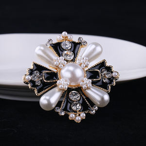 新着ヴィンテージスタイルクロスブローチ女性のファッション模擬真珠ドレス & コート合金ジュエリーウェディング & ギフト用 - Product Image 4