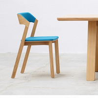 Chaise de salle à manger en bois massif de chêne nordique avec revêtement en cuir, design minimaliste, dossier bas et accoudoirs courts, chaise de bureau en forme de Z