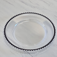 Vente flash Décoration de mariage Assiette de présentation ronde en plastique transparente de 13 pouces avec bord doré et perles dorées, argentées ou noires