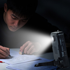 <span class=keywords><strong>Radio</strong></span> numérique de poche AM/FM avec lampe torche LED et chargeur de smartphone BR2728 - Product Image 5