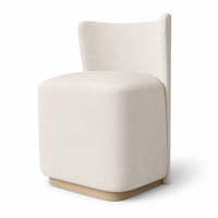 Chaise de salle à manger moderne sans accoudoirs, rembourrée, avec dossier incurvé en tissu tressé et base en bois clair pour salle à manger et cuisine