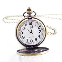 Montre de poche pour hommes, séries à quartz, film en cuivre commémoratif, gravure du web d'araignée, de poche avec chaîne