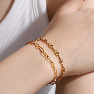 Pulsera de cadena de oro para mujer, joyería de acero inoxidable de estilo minimalista a la moda, diseño ligero de lujo, uso diario - Product Image 4