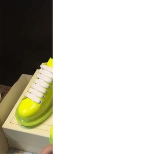 Sneakers en cuir verni jaune fluorescent de luxe, chaussures décontractées à semelle épaisse avec coussin d'air transparent pour hommes et femmes - Product Image 1