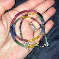 Collier de perles facettées en pierres précieuses naturelles multicolores saphir émeraude rubis