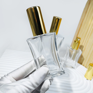 Hot Sale <strong>18mm</strong> Screw <strong>Mini</strong> Perfume Glass Bottle 30ml/50ml Volume Flat/Square Eco-Friendly Recycle Frost/Screen Printing Free Box - Product Image 1