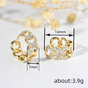 Orecchini a Cerchio Traforati per Donne, Design Intrecciato Unico, Gioielli Delicati per Uso Quotidiano - Product Image 5