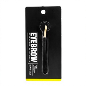 Pinzas Curvas para Cejas DANTRIC IMPLANTS, Punta Inclinada, Acero Inoxidable Chapado en Oro, Mango Negro, Estilo Lujoso, Ecológico - Product Image 4