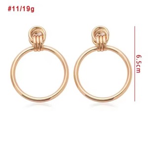 Boucles d'oreilles clous classiques en or torsadé en forme de nœud d'amour <span class=keywords><strong>pour</strong></span> femmes, petites boucles d'oreilles géométriques simples, <span class=keywords><strong>bijoux</strong></span> de <span class=keywords><strong>mariage</strong></span> <span class=keywords><strong>pour</strong></span> mariée N206048 - Product Image 4