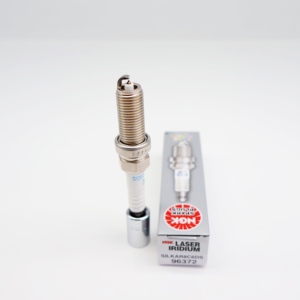 Bujía de iridio y platino GENUINE NGK SILKAR8C6DS/96372 OE 310235 para <span class=keywords><strong>ABARTH</strong></span> / ALFA ROMEO / <span class=keywords><strong>FERRARI</strong></span> / FIAT / LANCIA / MASERATI - Product Image 6