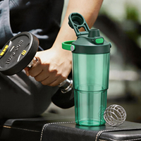 Bouteille shaker en plastique Tritan avec logo personnalisé, poignée en silicone, sans BPA, bouteille d'eau pour la salle de sport, vente en gros