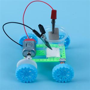 Kit de Modèles Éducatifs Robustes sur Énergie Alternative : Véhicule à Cellule à Combustible Saline, Activité de <span class=keywords><strong>Chimie</strong></span> Montessori - Product Image 2