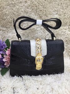 Sac à rabat en cuir de crocodile noir pour femme avec bandoulière à boucle chaîne dorée, élégant sac à main bandoulière - Product Image 1