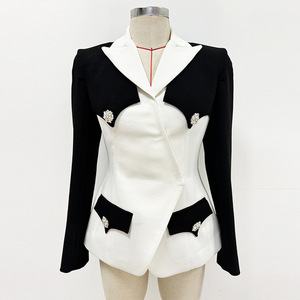 Blazer BA2327 <span class=keywords><strong>Camila</strong></span> para Mujer, Talla Grande, Corte Entallado, 100% Algodón, Antiarrugas, Diseño a Cuadros Blanco y Negro - Product Image 3