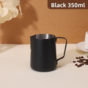 <span class=keywords><strong>Pichet</strong></span> à lait 350 ml avec estampage en relief et échelle graduée, bec rond, pour expresso, mousse de lait et <span class=keywords><strong>latte</strong></span> <span class=keywords><strong>art</strong></span> - Product Image 2