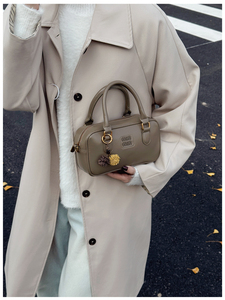 กระเป๋าสะพายไหล่แบบไขว้สำหรับสุภาพสตรีพร้อมสายสะพายไหล่เดี่ยวและซิปปิดด้านบน - กระเป๋าถือมีสไตล์สำหรับใส่ของ - Product Image 4