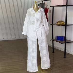 HK72261 Completo Estivo Trendy da Donna: <span class=keywords><strong>Camicia</strong></span> a Maniche Lunghe con Colletto Rovesciato e Pantaloni a Gamba Dritta, Set Due Pezzi - Product Image 4