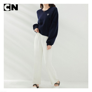 Suéter con Certificación GRS, Fabricante de Suéteres, Logotipo Personalizado al por Mayor, Suéter de Mujer con Cuello Redondo, Patrón Bordado, Suéter de Punto, Suéter de Invierno - Product Image 3