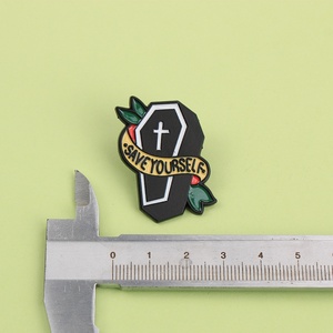 Phim Hoạt Hình Gothic Quan Tài Thư Tiết Kiệm Cho Bạn Men Kim Loại Vui Ve Áo Pins Trâm Cài Phù Hiệu Đồ Trang Sức Quà Tặng Cho Bạn Bè - Product Image 5