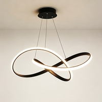 Lustre LED moderne créatif à anneaux entrelacés, lampe suspendue au plafond à intensité variable pour salle à manger, salon, hôtel