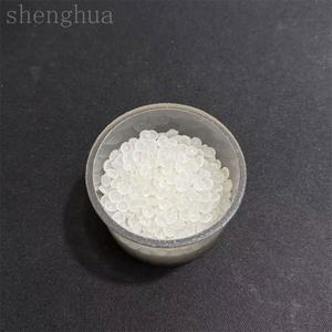 Granulés de plastique LLDPE 0209 de qualité film haute transparence résistant au froid pour le soufflage de film - Product Image 3