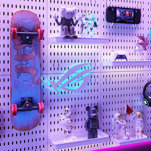 Support mural Qinfeng E-Sports avec éclairage LED pour casques, claviers, souris et gadgets - Product Image 2