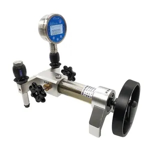 70 Mpa Portable Pressure Calibration Pump Manual Hydraulic Pressure Source