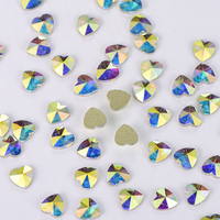 Venta al por mayor de alta calidad de Cristal AB en forma de corazón-de diamantes de imitación K9 elegante de tocino para decoración de uñas