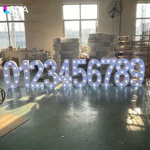 Letreros LED con Números Gigantes, Modernos, Metálicos, de Luz Blanca, para Decoración de Bodas, Fiestas y Eventos, Gran Venta LEDA - Product Image 4