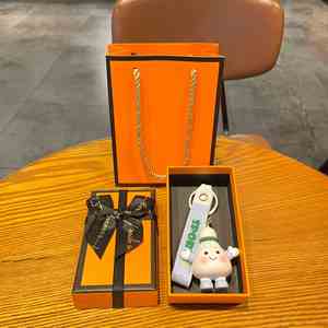 พวงกุญแจบาสเก็ตบอล สร้างสรรค์ น่ารัก การ์ตูน ซิลิโคน ซีรีส์กีฬา ตุ๊กตาจี้เล็ก ของขวัญวันชาติ รุ่น 001 - Product Image 4