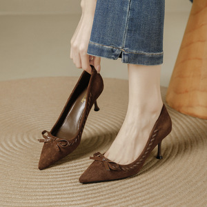 Chaussures simples pour femme à bout pointu et talon fin, en daim mat, style printemps, avec nœud papillon élégant, style noble - Product Image 1