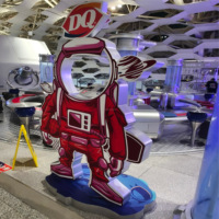Grand modèle de robot publicitaire lumineux LED 3D étanche avec logo mascotte pour la décoration de centres commerciaux et de gares